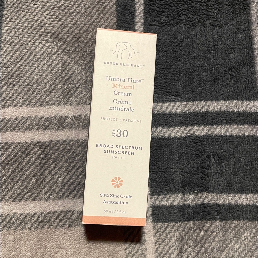 Drunk Elephant Umbra Tinte Mineral Cream SPF 30